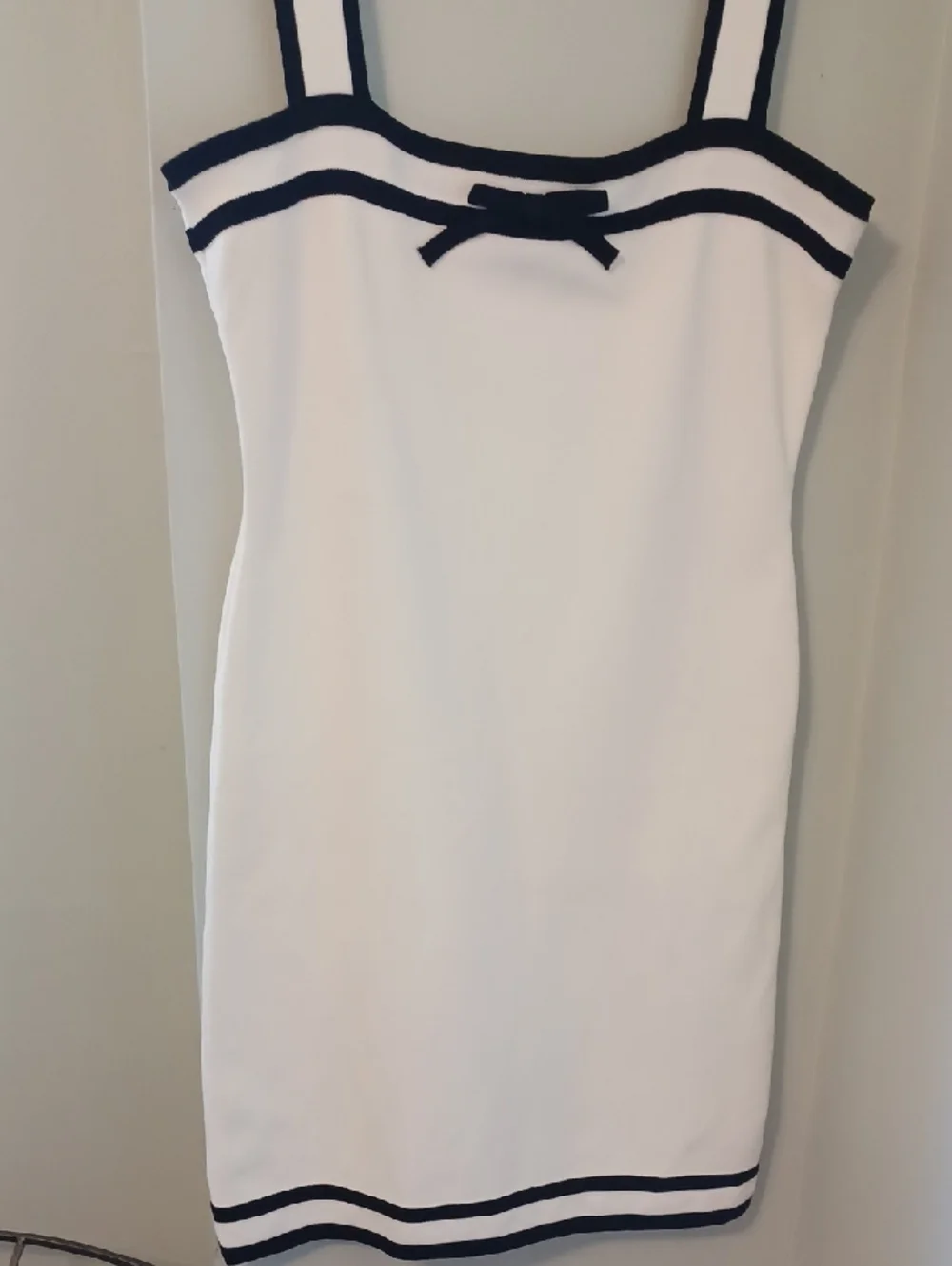 Endless Rose Sz L, fitted, Knitn Bodycon, White Dress with Black Trim Accents_4